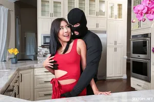 Mẹ kế bướm ngon đóng gạch cùng con trai cặc bự