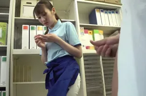 Cậu nhân viên địt luôn vợ sếp trong chuyến công tác cùng 2 vợ chồng ấy